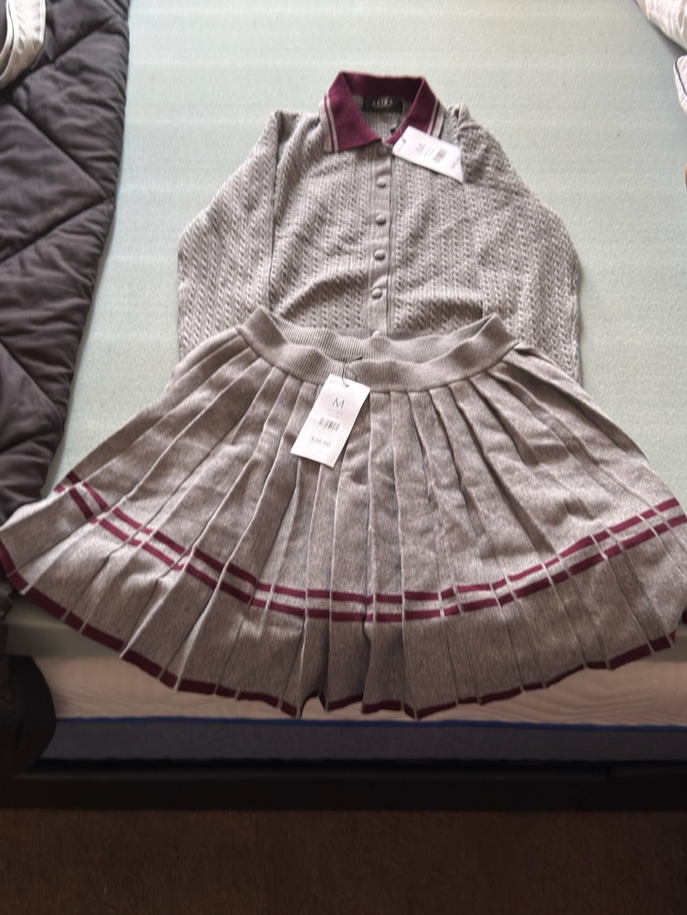 2 Piece Skirt Set (AKIRA)